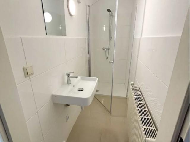 Dachgeschoss Zwei Zimmerwohnung mit Essküche!