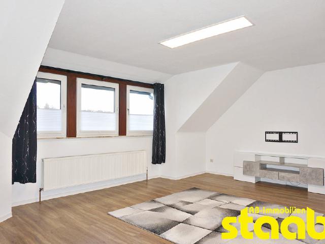 DACHSTUDIOWOHNUNG IN ZENTRALER LAGE IN HÖSBACH PERFEKTE SINGLEWOHNUNG!