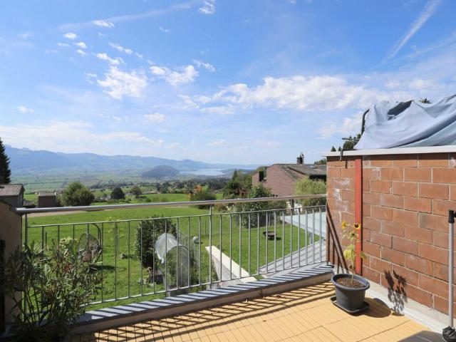 Dachwohnung mit See und Bergsicht
