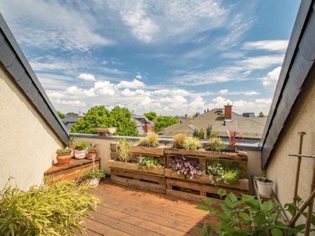 DACHTERRASSE – WANNEN DUSCHBAD MIT FENSTER – GÄSTE WC – EINBAUKÜCHE – MAISONETTE