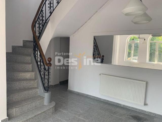 Dacia Vasile Lascar I Vila 9 camere I Renovata recent