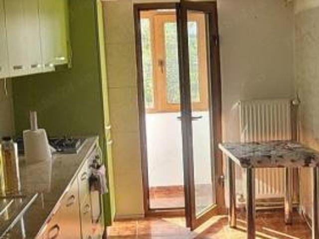 Dacia, decomandat, 2 camere, parter, gaze, Constanta