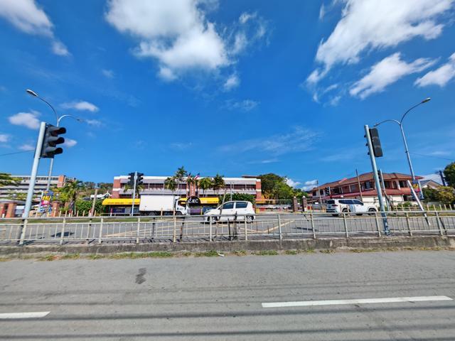 Dah Yeh Villa Damai Double Storey Damai Likas Prime Location