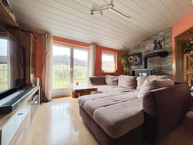 Sorry. leider schon reserviert. Wohnung mit herrlichem Ausblick. 3 Zimmer auf 69 m² plus Hobbyraum