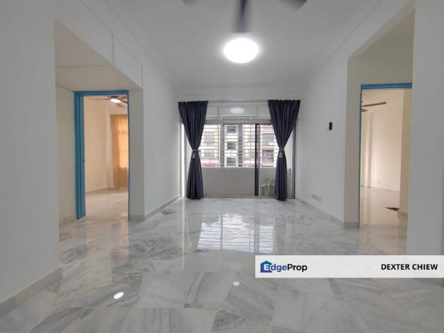Dahlia Apartment