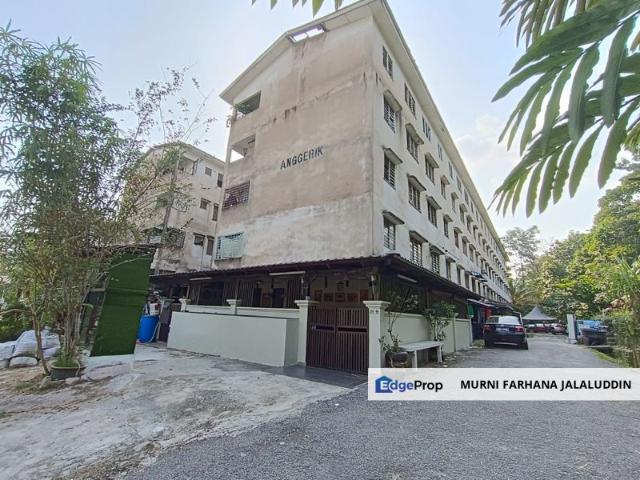 Dahlia Apartment