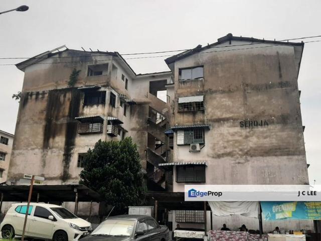 Dahlia Apartment