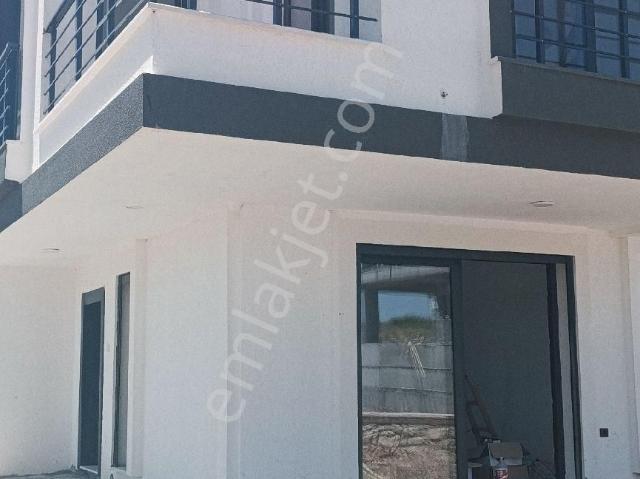 Dairemi Villamı3+1 Villa Sifir