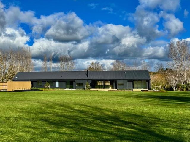 Dairy Flat, 4 bedrooms