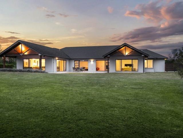 Dairy Flat, 5 bedrooms