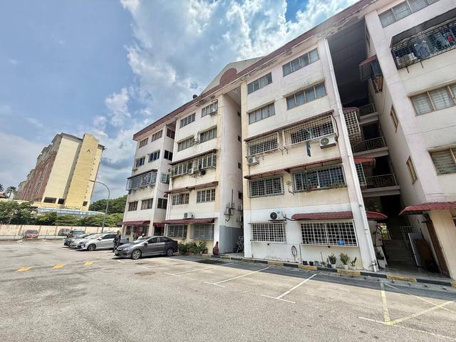 Daisy Apartment Taman Kinrara