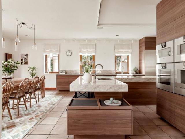 Daktylowa 685 m², Chyby