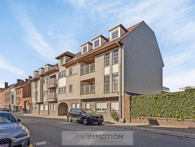 Dakappartement met garage aan de stadsrand