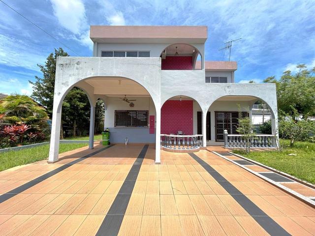 DALAM BANDAR CORNER LOT Banglo 2tingkat Taman Bahagia Temerloh