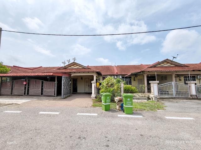 Dalam BandarFacing Taman PermainanTeres Setingkat Taman Inderapura