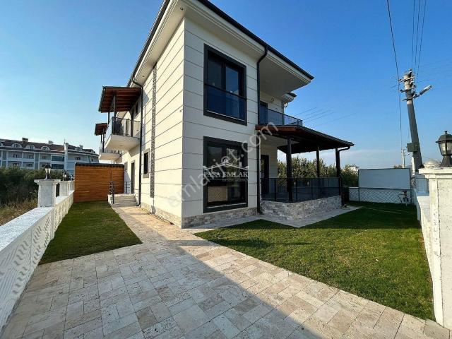 Dalaman Karaçalı'da 200 M2 4+1 Havuzlu Dublex Villa