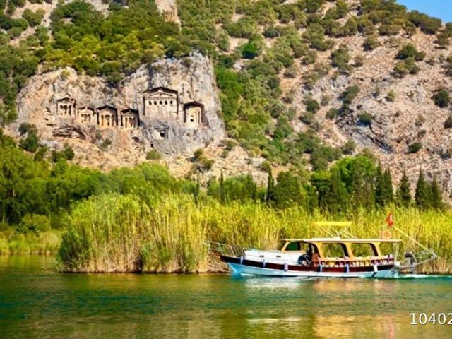 DALAMAN KARAÇALIDA HAVUZLU SİTE İÇİ 3+1 135 M MÜSTAKİL BAHÇELİ
