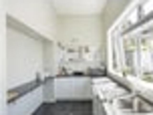 Dalmore, 5 bedrooms, $1075 pw