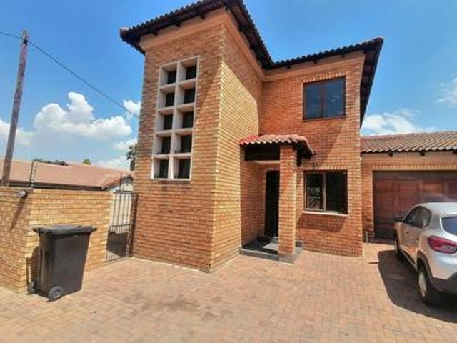dalpark ext.11 townhouse for sale