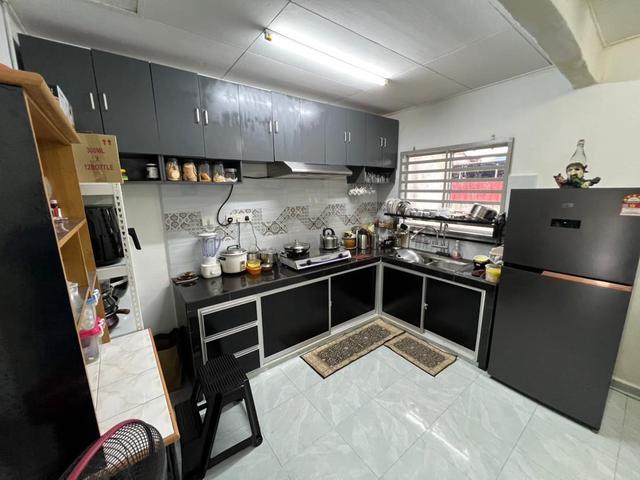 DAPUR LUAS SUPER SELESATeres Cornerlot Tmn Sinar Mentari Bedong