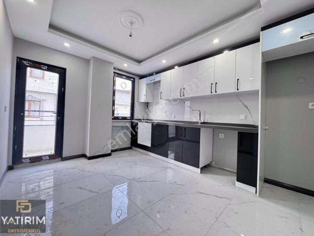 Darıca Marmaray Yakını 3+1 120 M2 Asasnörlü Lüx Orta Kat
