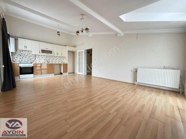 Darıca Nene Hatunda Merkezi Konumda 90 M2 2+1 Kiralık Çatı Katı
