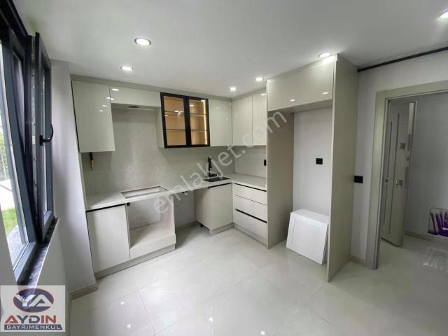 Darıca'da Ultra Lux Yuksek Giriş 2+1 90 M2
