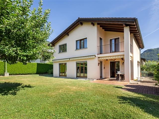 Das freistehende Haus, perfekt für Ihre Familie, nur wenige Minuten vom Hotel entfernt