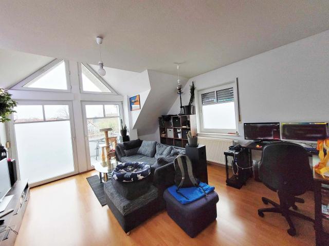 DAS RECHNET SICH! Vermietete Dachgeschosswohnung mit Carport in Heringen