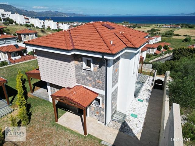 Datça Burgaz'da Panoramik Deniz Manzaralı 5+1 Lüks Villa