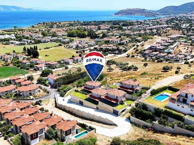 DATÇA MERKEZ BURGAZ MEVKİİ'NDE SATILIK DENİZ MANZARALI 6+1 VİLLA