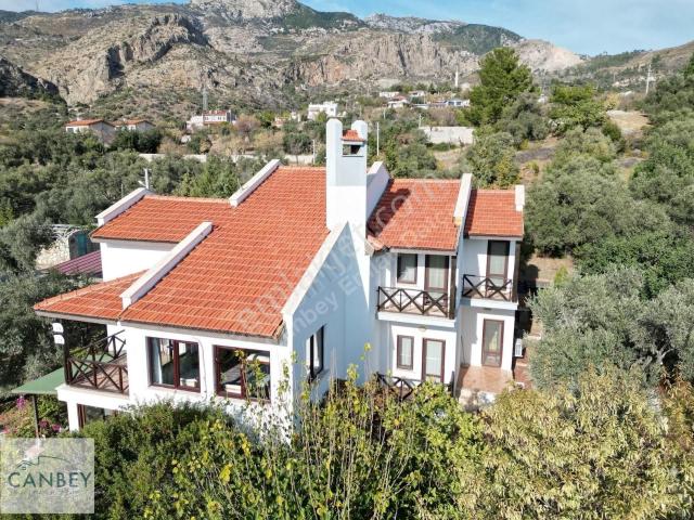 Datça Mesudiye'de Deniz Manzaralı İki Bölümlü 4+2 Villa