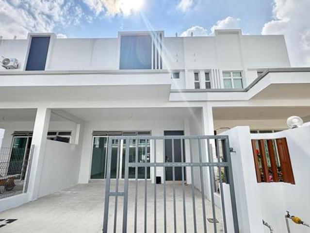 DATO ONN No Agent Fee Near Ciq Hot Area 3 Bed 3 Bath Double Storey