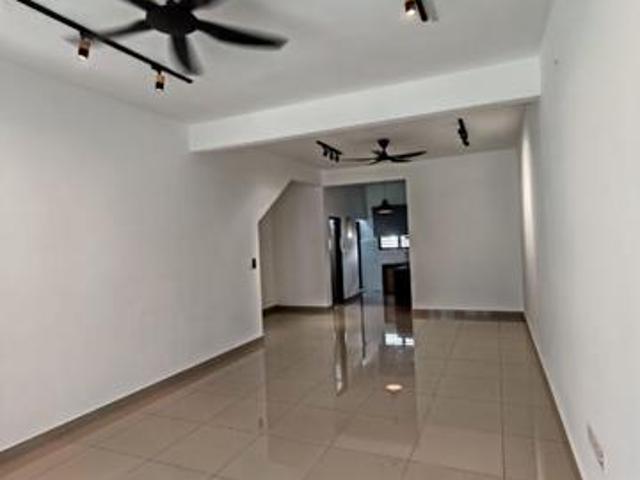 Dato Onn Perjiranan 14 Double Storey House For Rent
