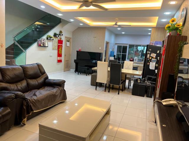 Dato Onn Perjiranan 12 Double Storey Terrace For Sale