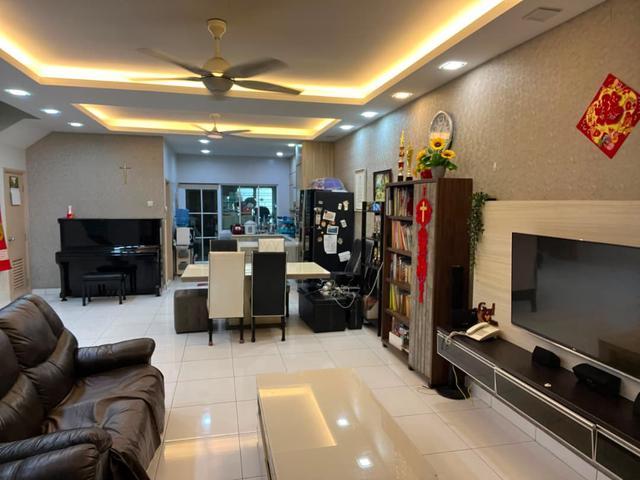 Dato Onn Perjiranan 12 Double Storey Terrace For Sales