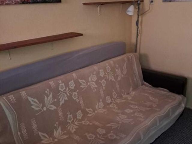 dau in chirie o camera la casa cu intrare separata