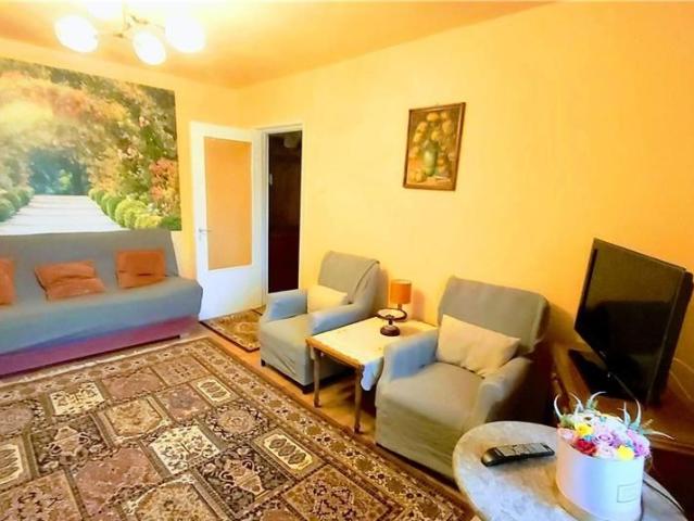 Dau in chirie apart 3 camere cu loc parcare cluj grigorescu