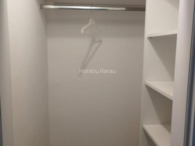 Dau în chirie apartament cu 3 camere