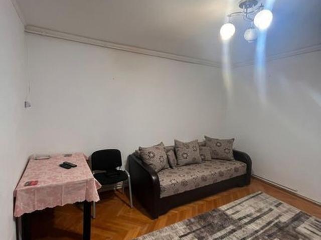 Dau in chirie apartament cu 1 camera