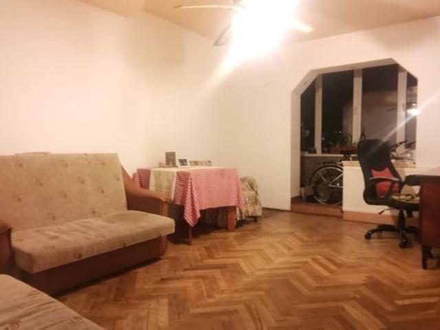 Dau in chirie apartament cu doua camere