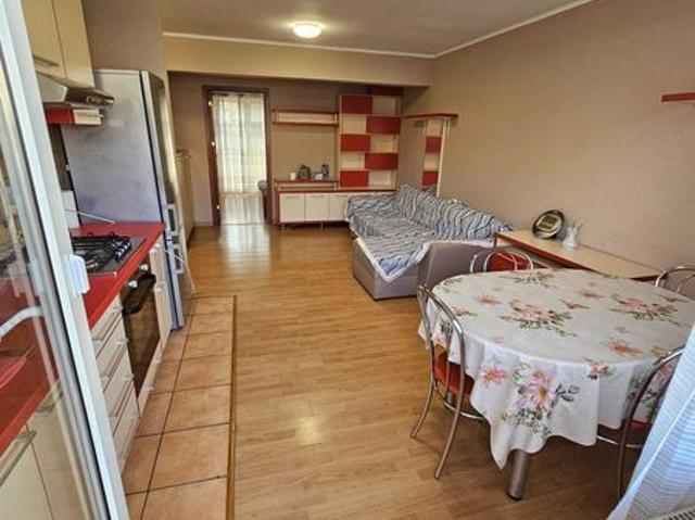 Dau in chirie apartament in Floresti