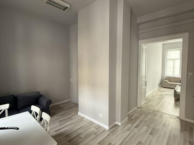 Dau in chirie apartament Ultracentral, complet renovat cu 2 camere