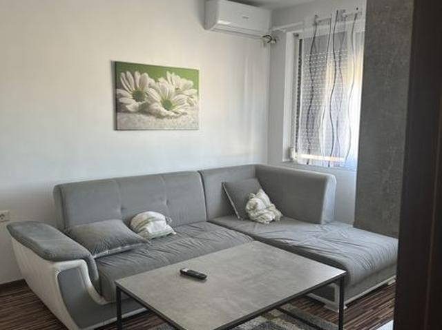 Dau in chirie apt 2 camere Oradea