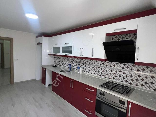 Davutlar 3+1 Kapalı Mutfaklı Asansörlü 140 M² Acil Satılık
