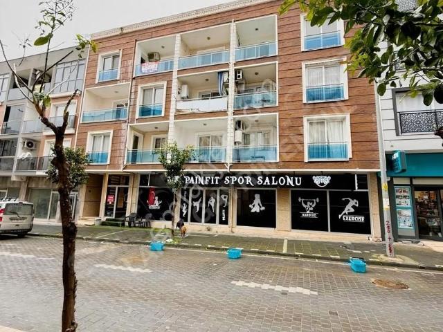 Davutlar Merkezde 5+1 Asansörlü Satılık Çatı Dubleks Daire