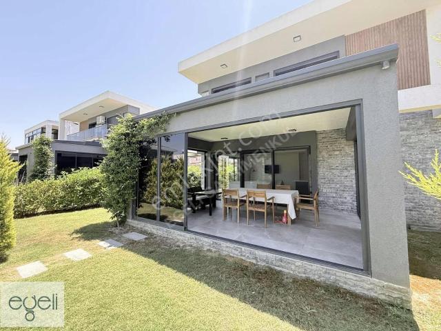 Davutlar Sahilin De 3+1 Müstakil Tadın Da Villa