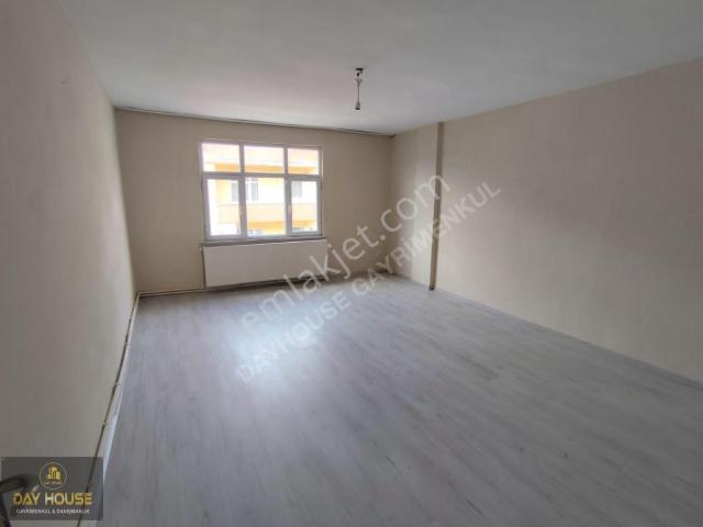 Day House'den 2+1 Balkonlu 3. Kat Daire