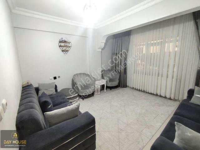Day House'den Vega Avm Dibinde Bahçeli Bahçe Kat