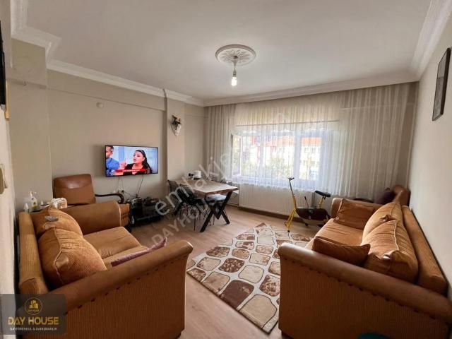Day House'den Zübeyde Hanım Okulu'nun Karşısında 2+1 Daire